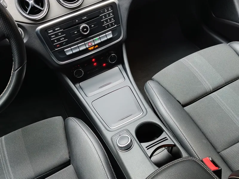 Mercedes Benz CLA 200 foto 17
