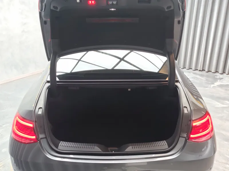 Mercedes Benz CLS 300 foto 23