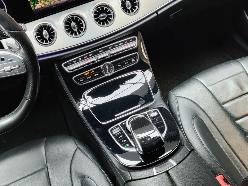 Mercedes Benz CLS 300 foto 15