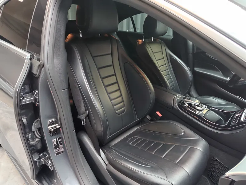 Mercedes Benz CLS 300 foto 21