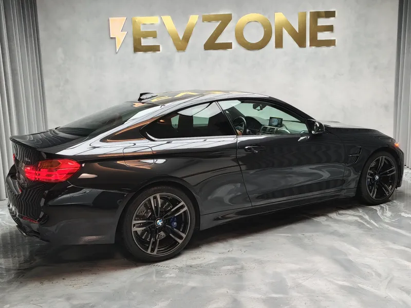 BMW M4 foto 6