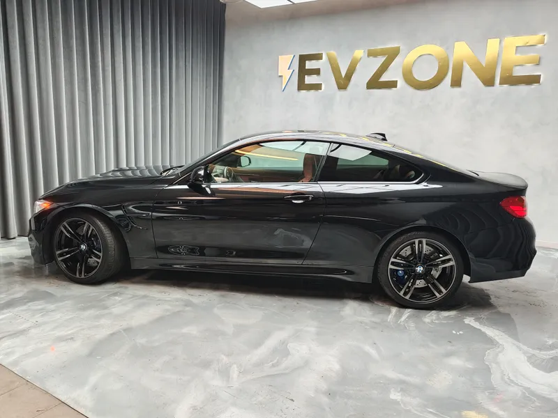 BMW M4 foto 4