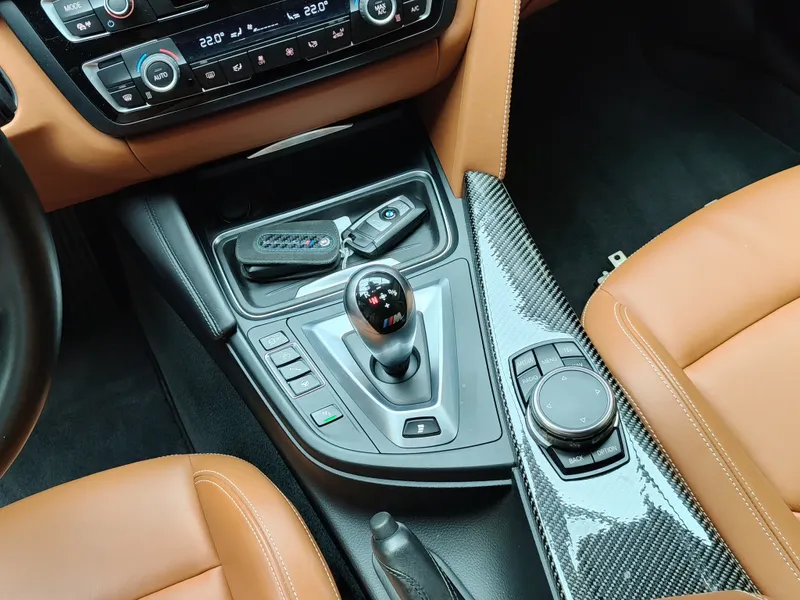 BMW M4 foto 16