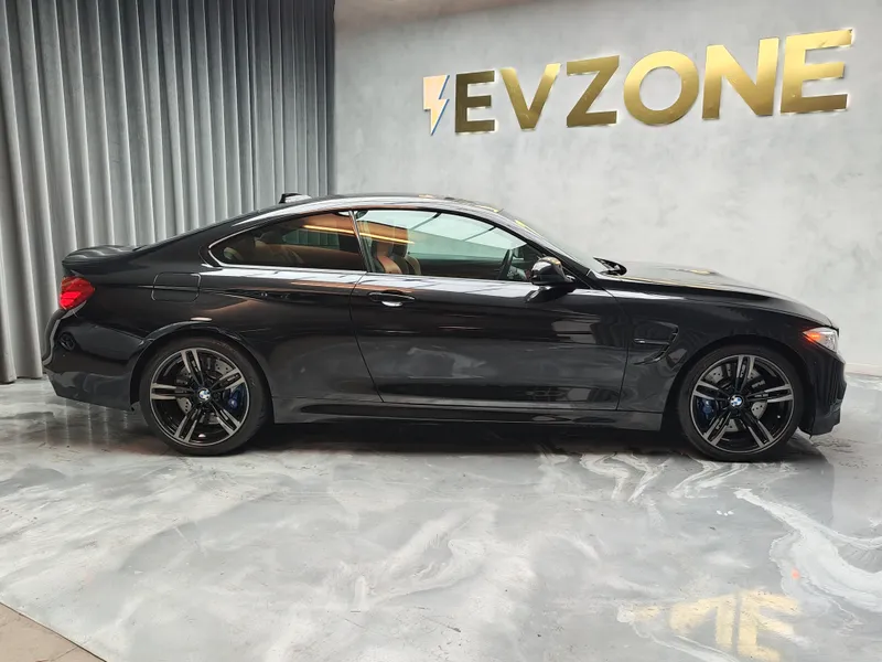 BMW M4 foto 7