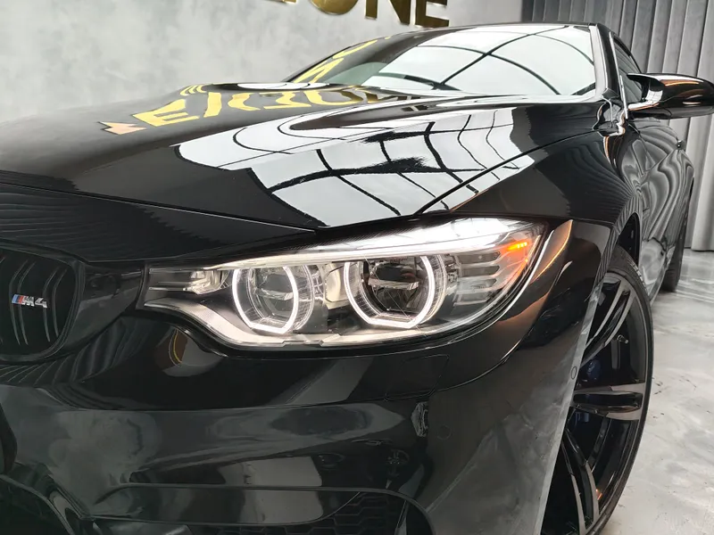 BMW M4 foto 24