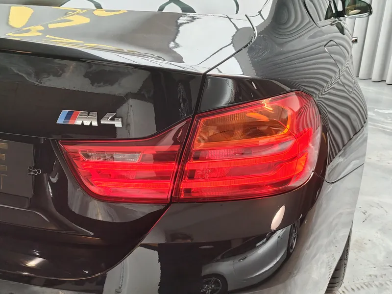 BMW M4 foto 25