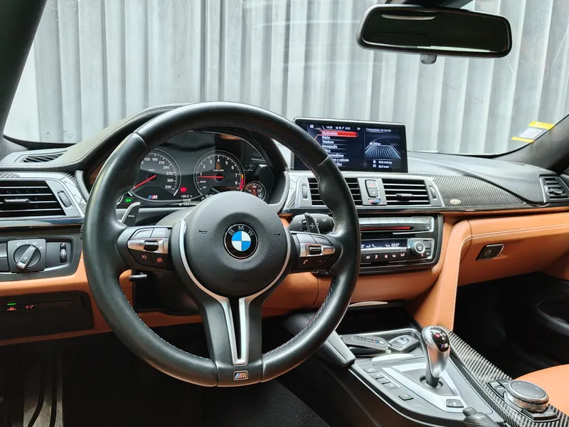 BMW M4 foto 9