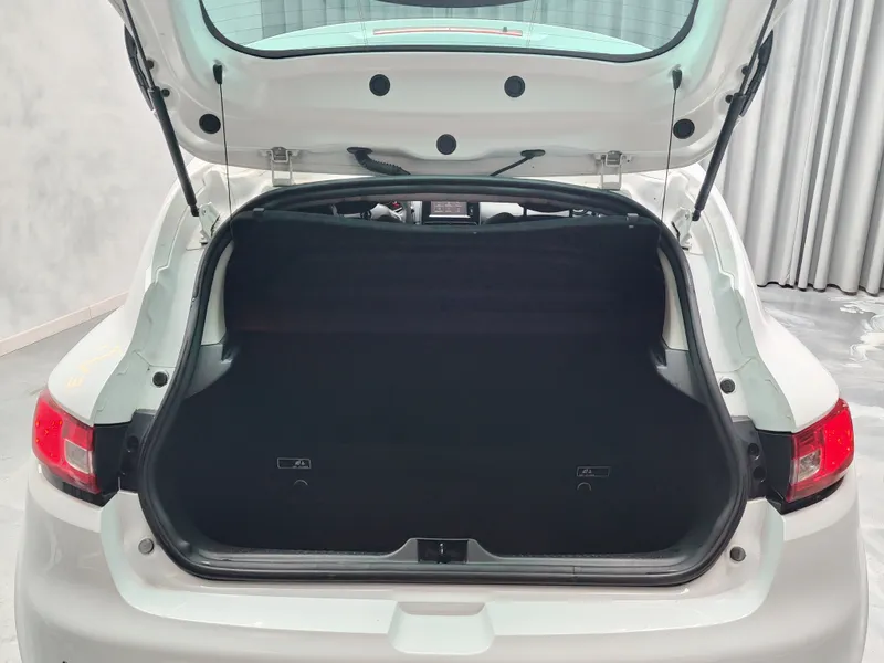 Renault Clio foto 20