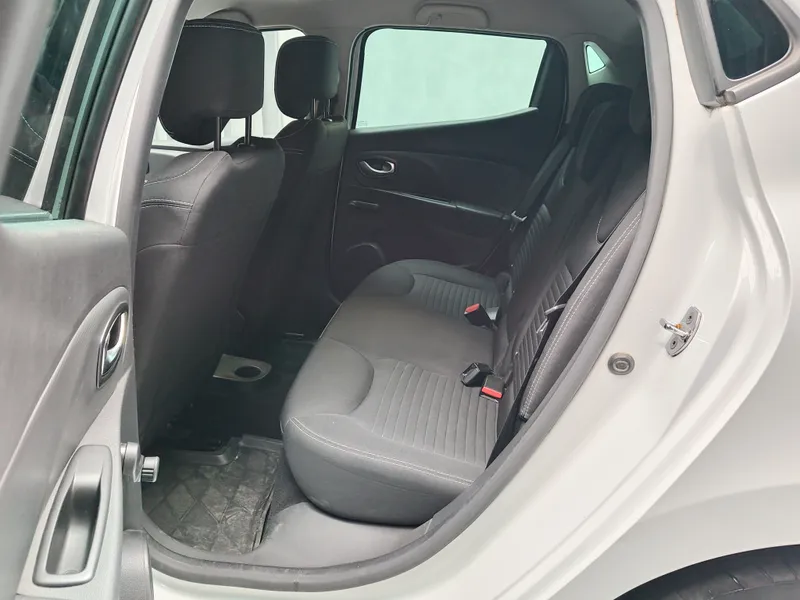 Renault Clio foto 17