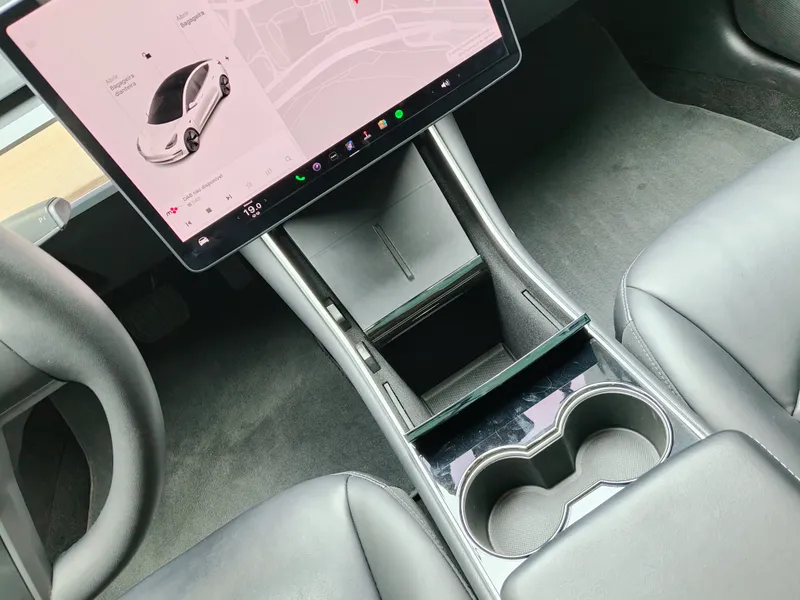 Tesla Model 3 foto 14