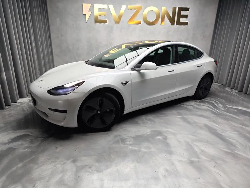 Tesla Model 3 foto 3