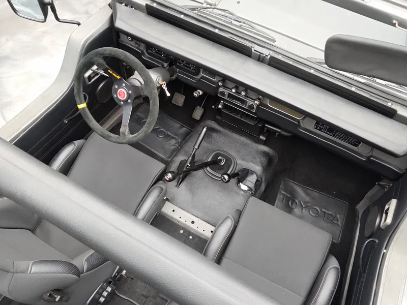 Toyota Land Cruiser foto 15