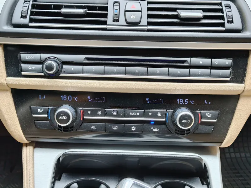 BMW 520 foto 14
