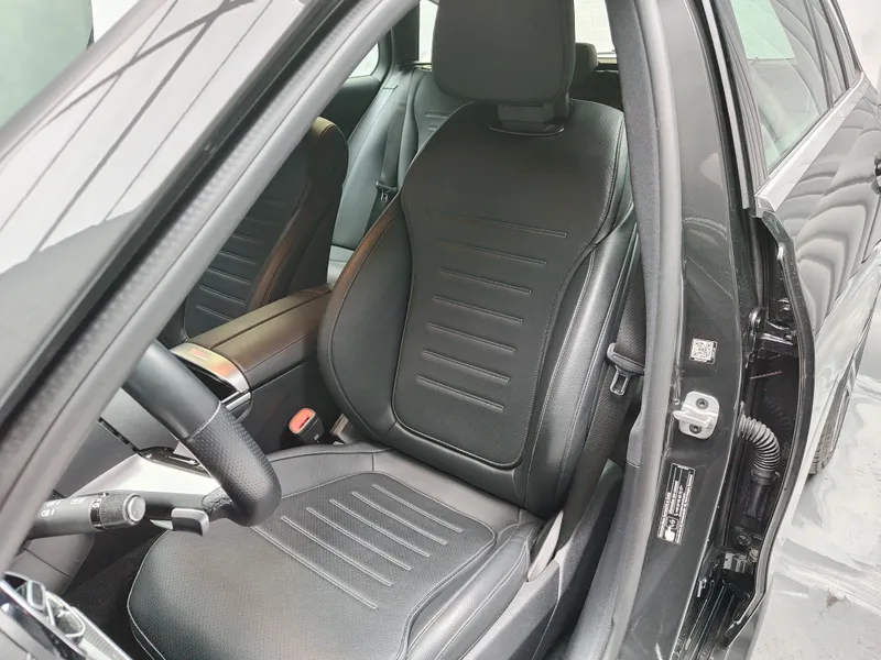 Mercedes Benz C 300 foto 13