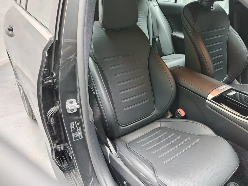 Mercedes Benz C 300 foto 19