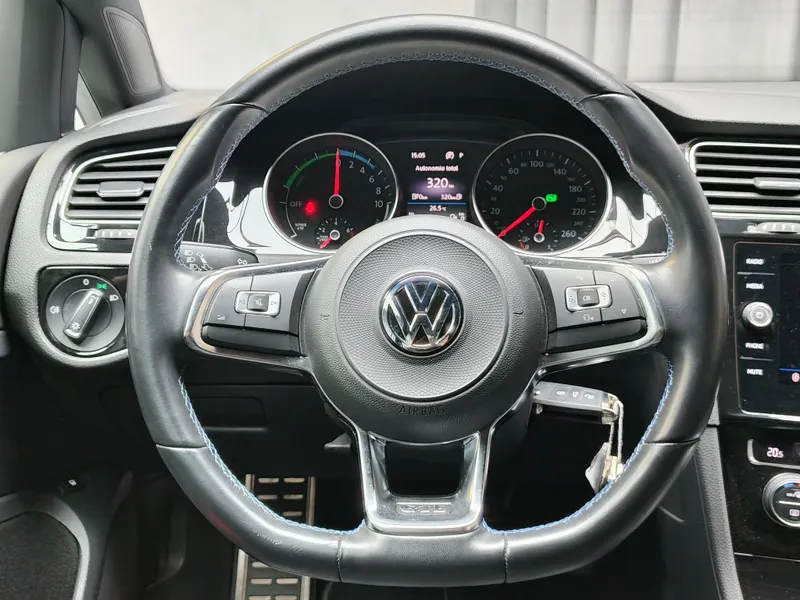 Volkswagen Golf foto 16