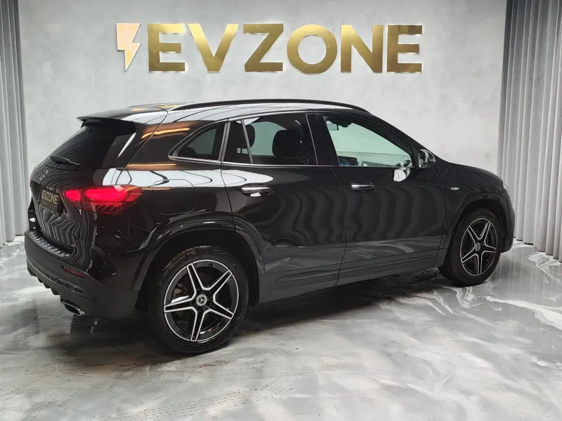 Mercedes Benz GLA 250 foto 6
