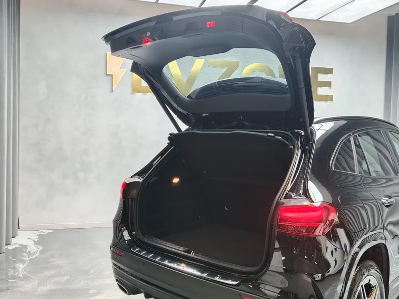 Mercedes Benz GLA 250 foto 24