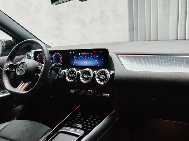 Mercedes Benz GLA 250 foto 12