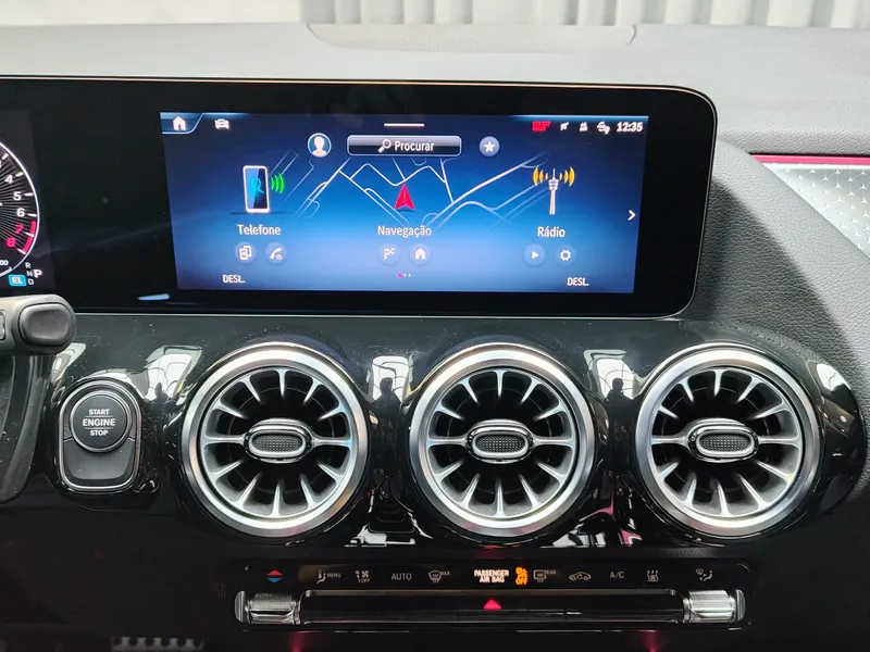 Mercedes Benz GLA 250 foto 14