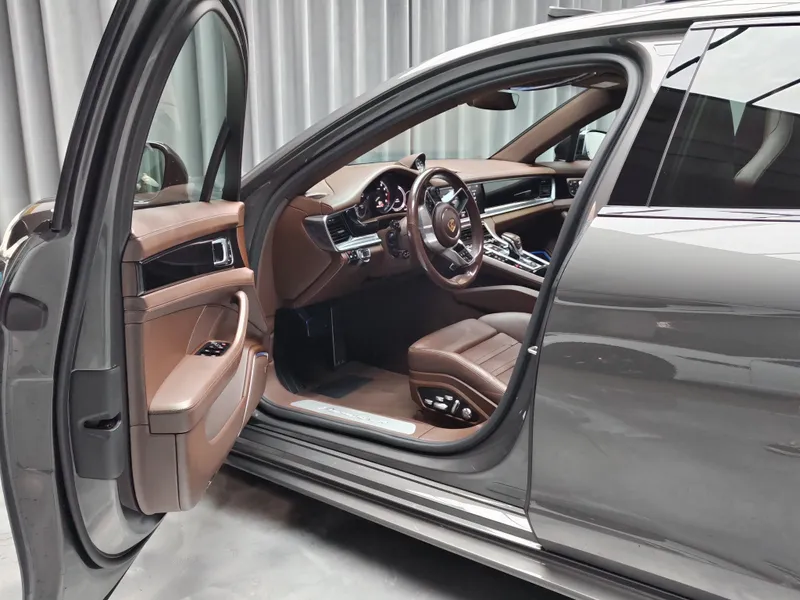 Porsche Panamera foto 8