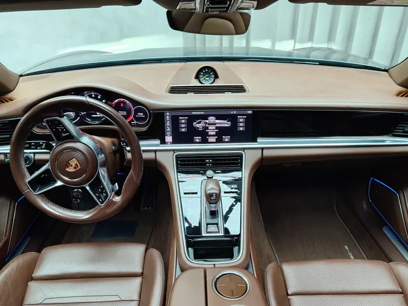Porsche Panamera foto 13