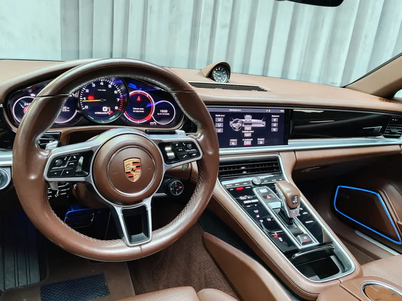 Porsche Panamera foto 12