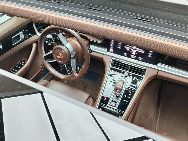Porsche Panamera foto 28