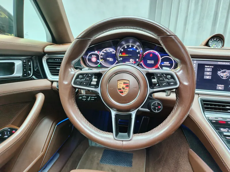 Porsche Panamera foto 15