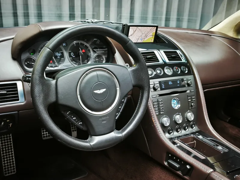 Aston Martin Vantage Roadster foto 13