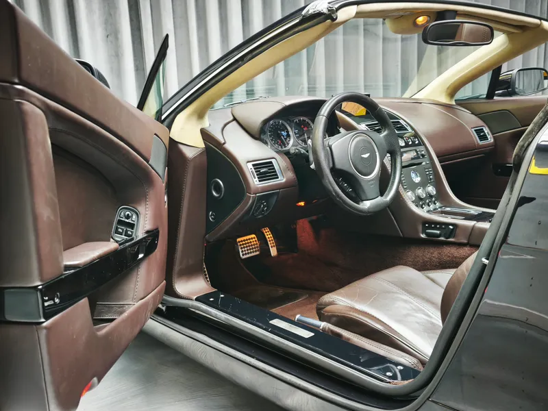 Aston Martin Vantage Roadster foto 10