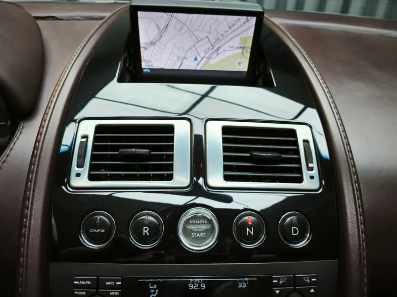 Aston Martin Vantage Roadster foto 17