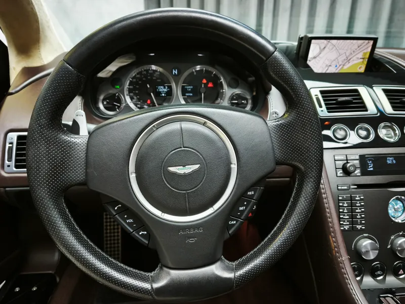 Aston Martin Vantage Roadster foto 16