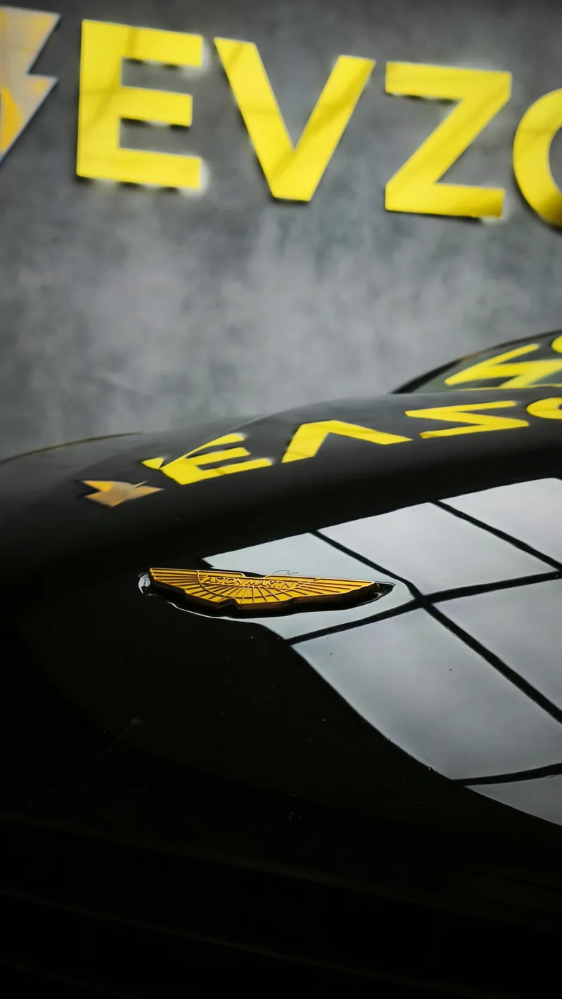 Aston Martin Vantage Roadster foto 27