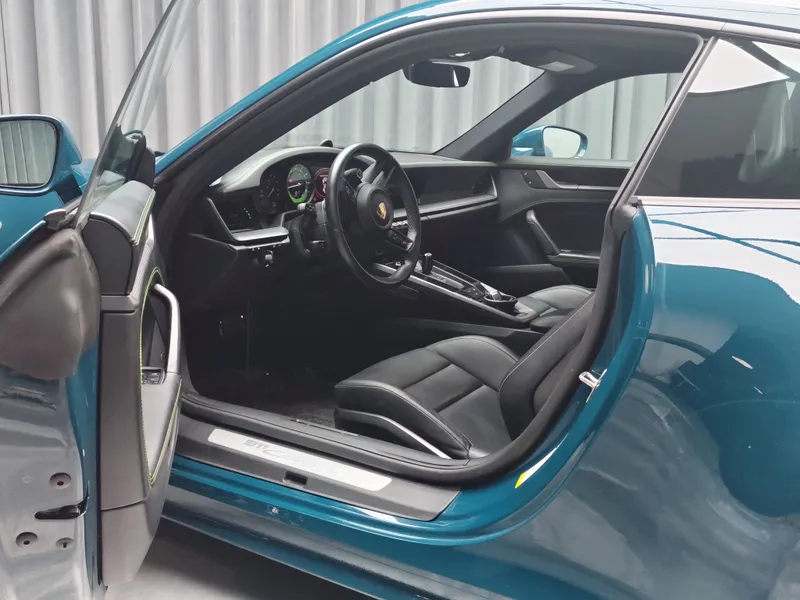 Porsche 992 foto 8
