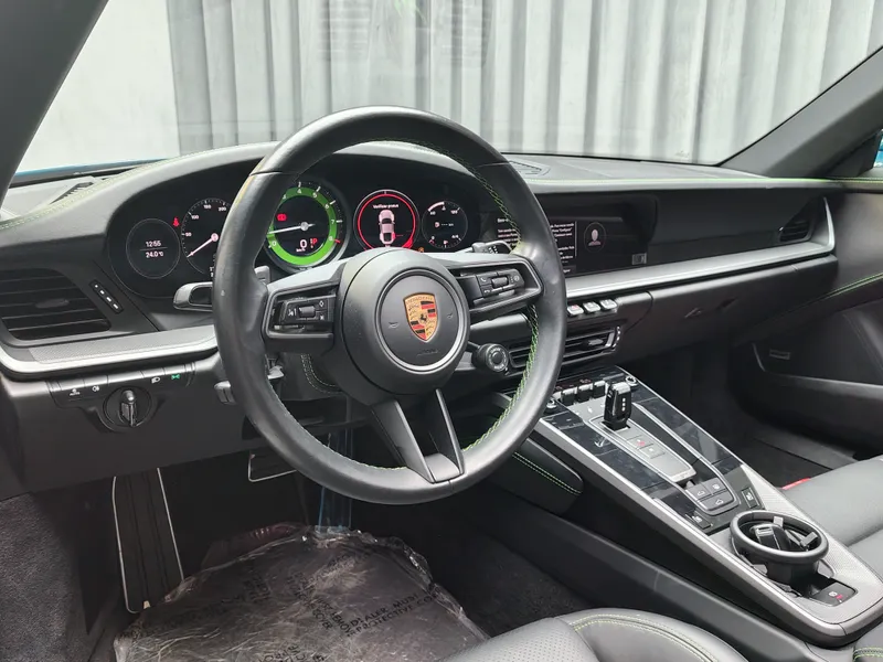 Porsche 992 foto 12