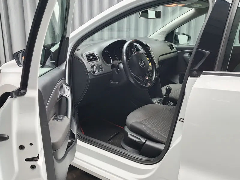 Volkswagen Polo foto 8