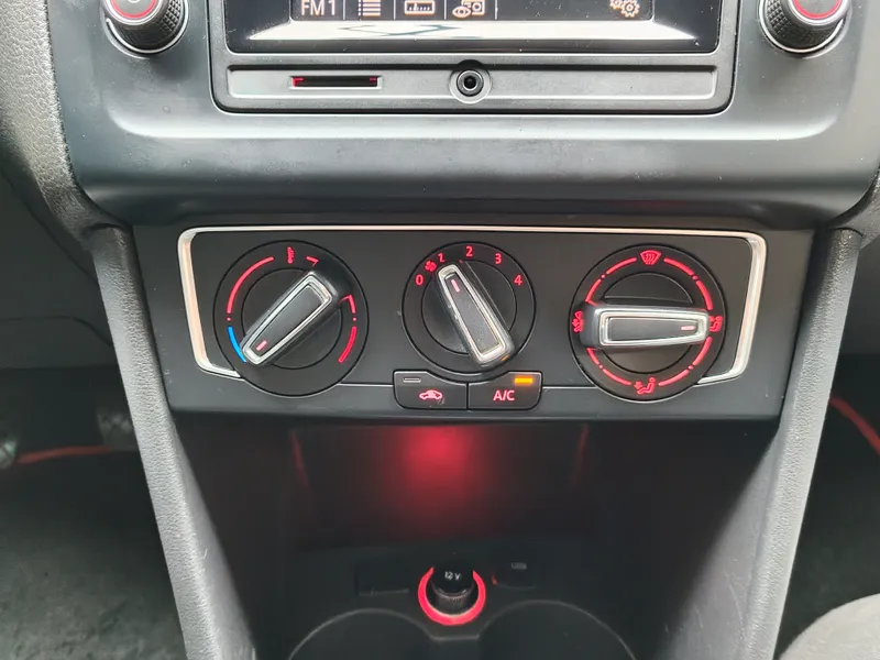Volkswagen Polo foto 17