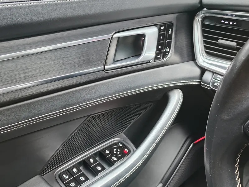 Porsche Panamera Sport Turismo foto 22