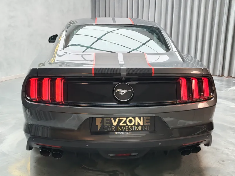 Ford Mustang foto 5