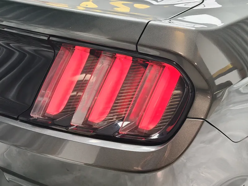 Ford Mustang foto 24