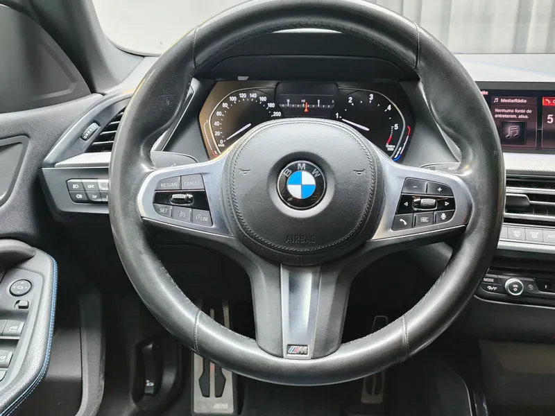 BMW 216 Gran Coupé foto 16