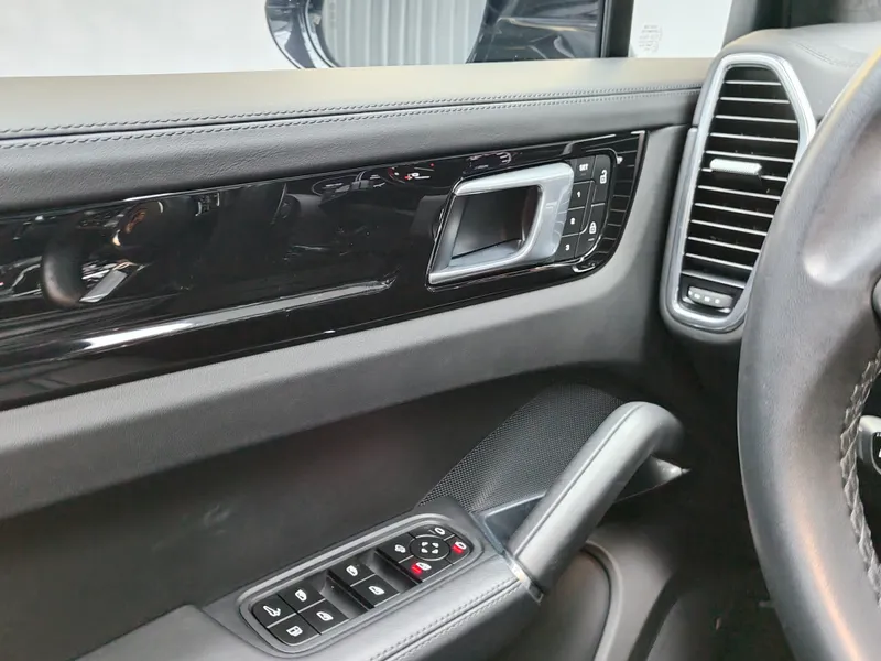 Porsche Cayenne foto 18