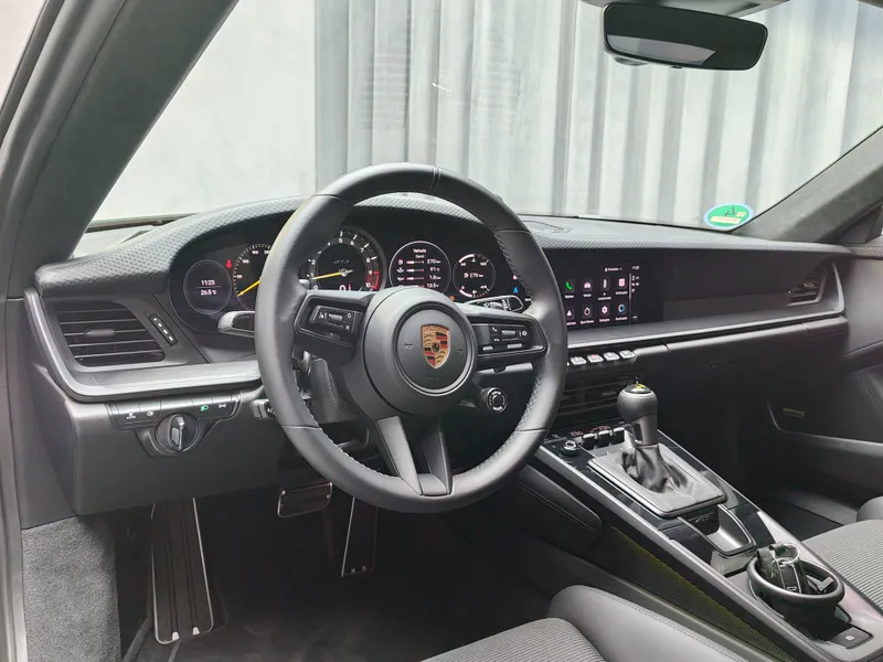 Porsche 992 foto 11