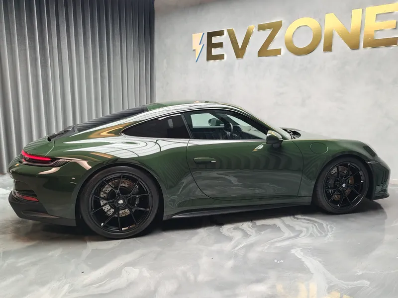 Porsche 992 foto 7