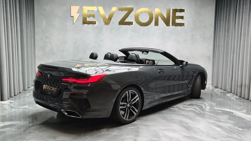 BMW M850i foto 7