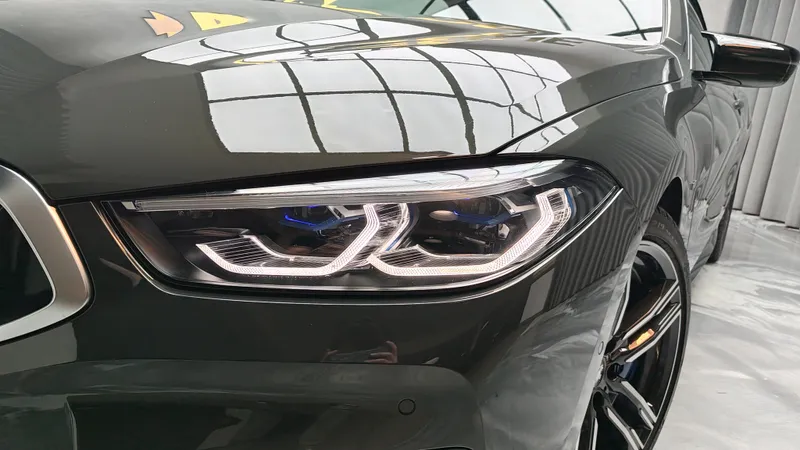 BMW M850i foto 27