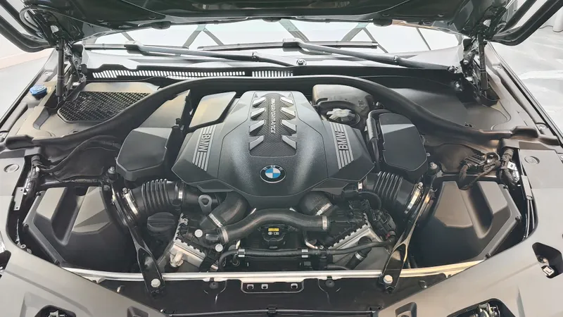 BMW M850i foto 33
