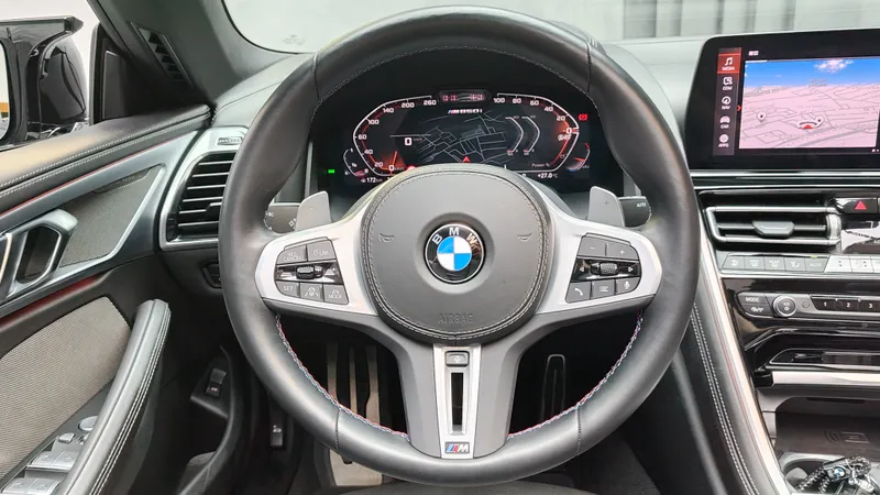 BMW M850i foto 16