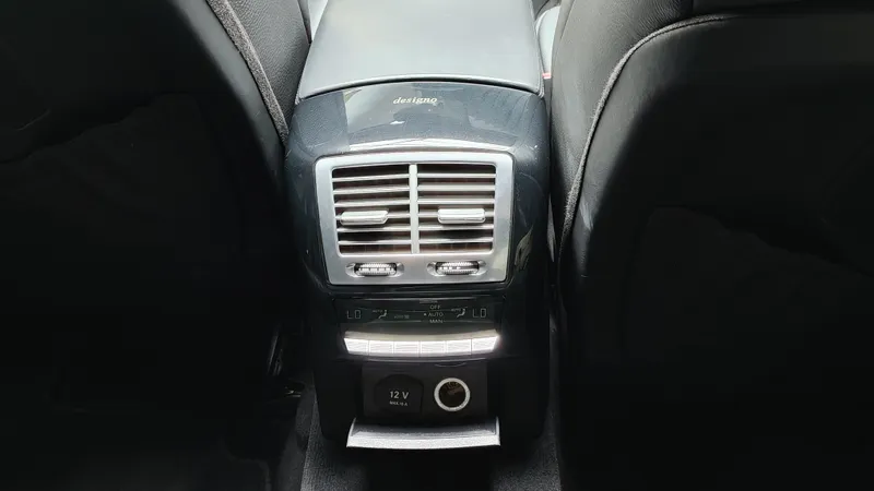 Mercedes Benz S 63 AMG foto 24